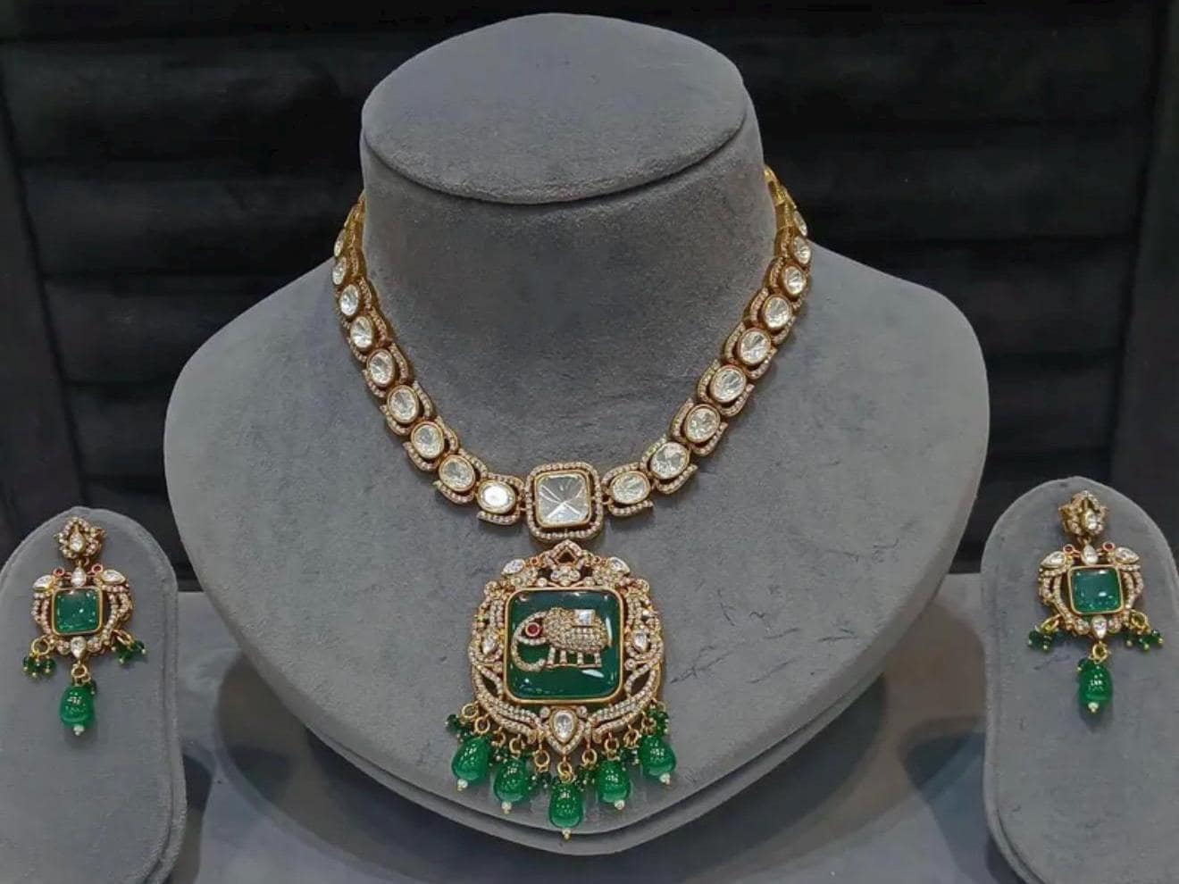 Jaipur Emerald Empress Necklace Set