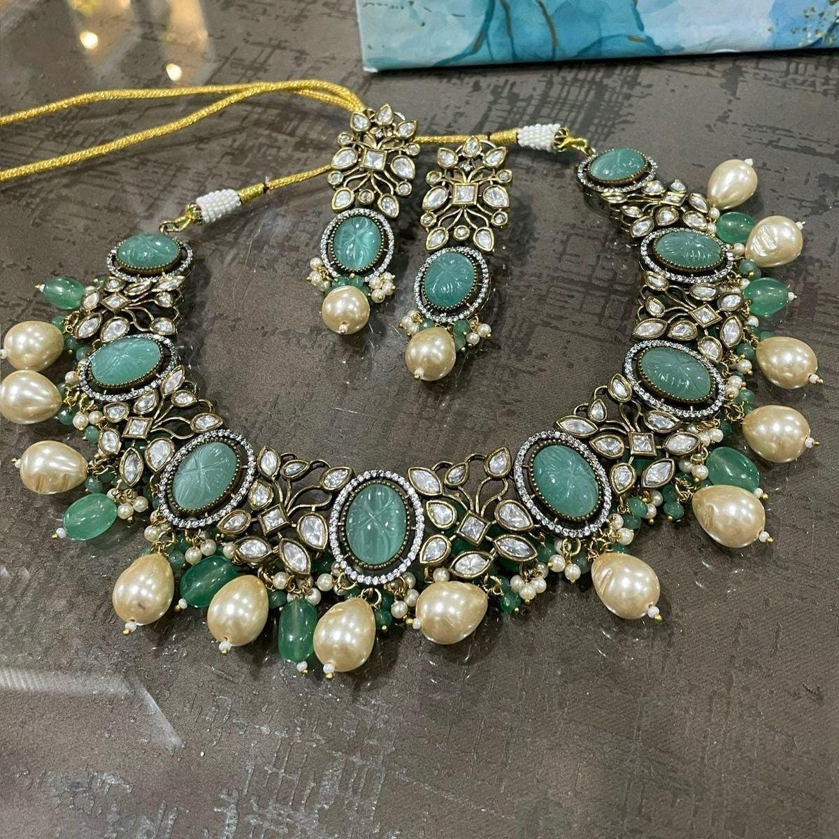 Zoya Mint Pearl Necklace Set