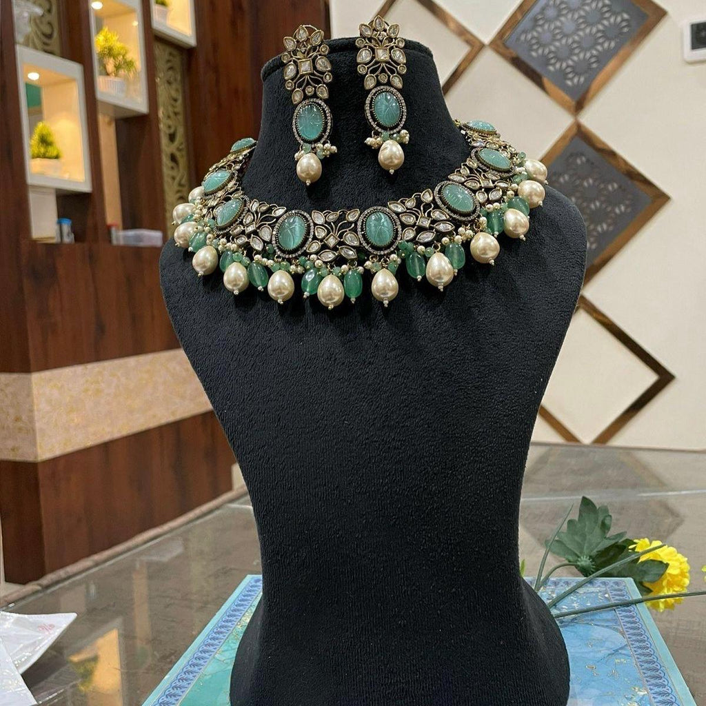Zoya Mint Pearl Necklace Set