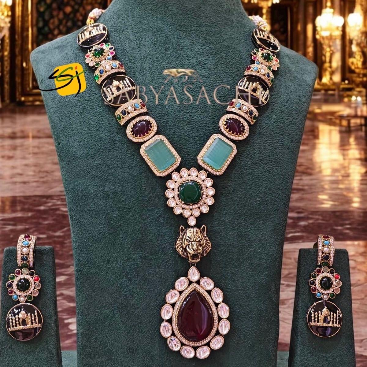 Zariya Noir Necklace Set