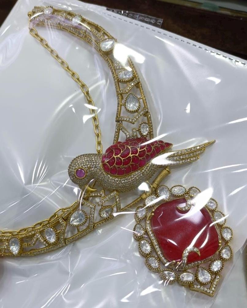 Scarlet Parrot Jewel Set